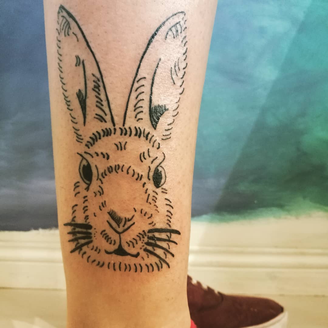 秦先生小腿兔子纹身图案